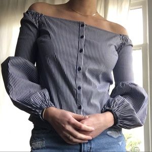 Off-Shoulder Express Top S